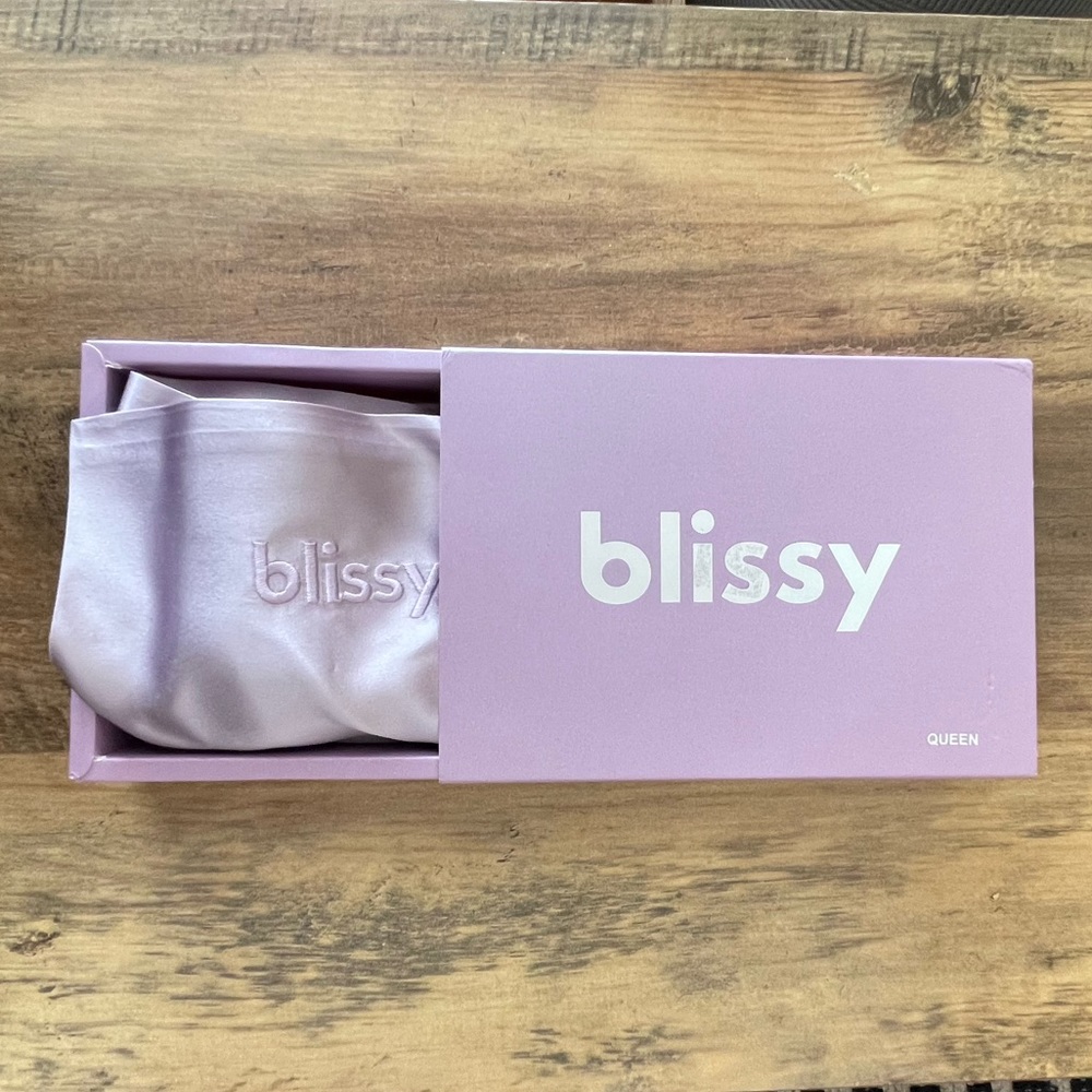 Blissy Mulberry Silk Lavender Pillowcase Queen NWOT
